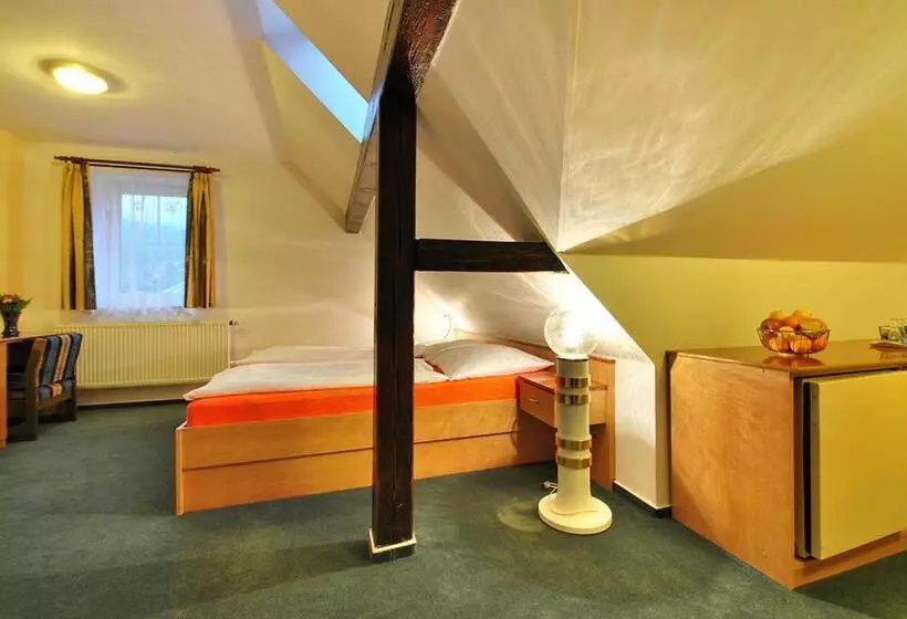 住宿加早餐  Pension Alba