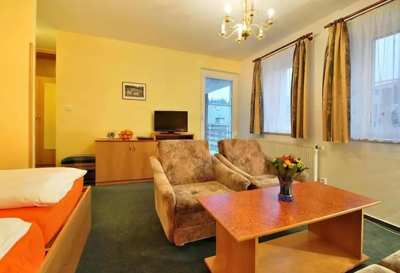 住宿加早餐  Pension Alba