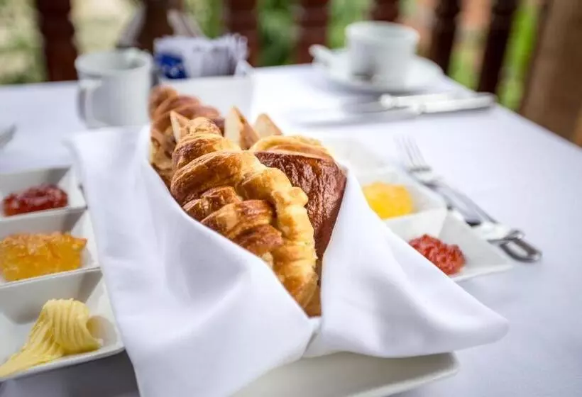 Hotel Model Angkor Resort