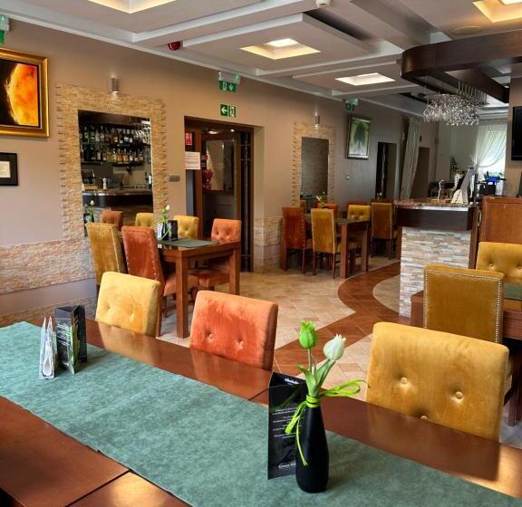 בית מלון כפרי Centrum Green Hill Business & Spa