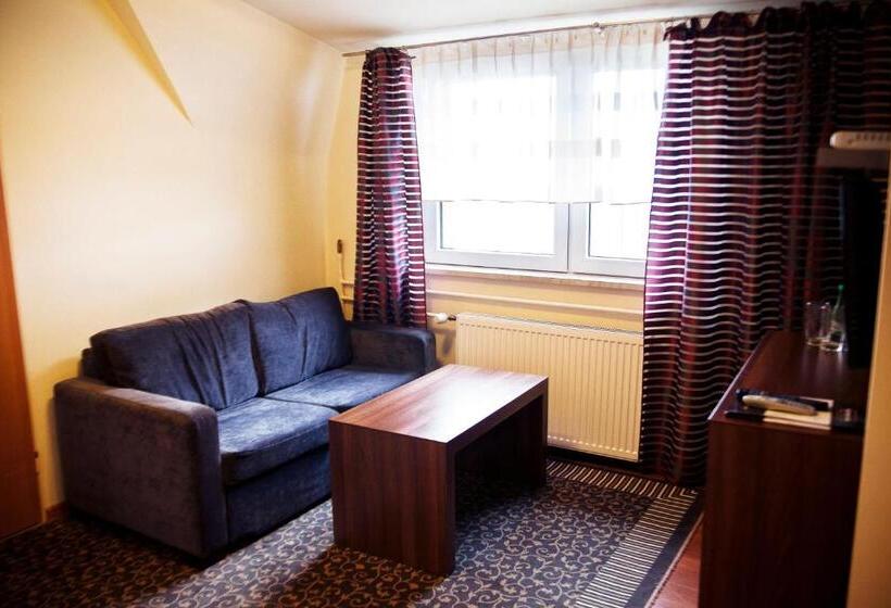 בית מלון כפרי Centrum Green Hill Business & Spa