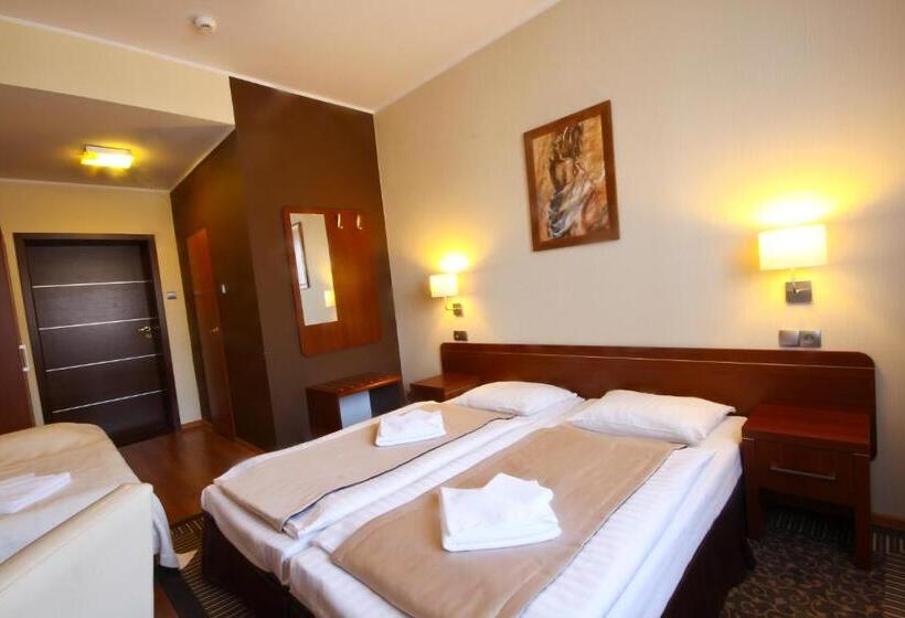 בית מלון כפרי Centrum Green Hill Business & Spa