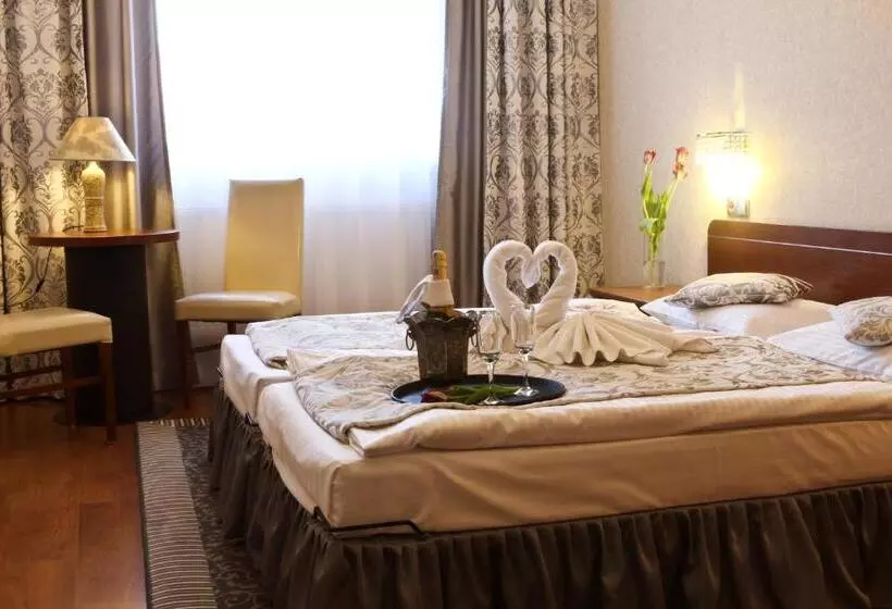 Hotelli Centrum Green Hill Business & Spa