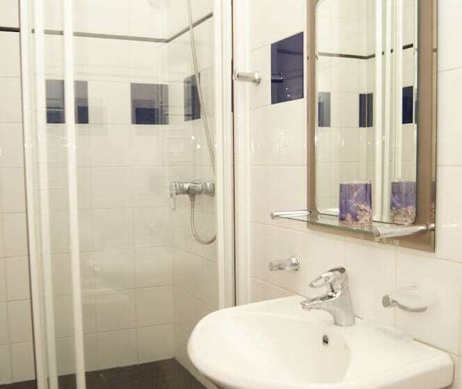 בית מלון כפרי Dynasty Apartments