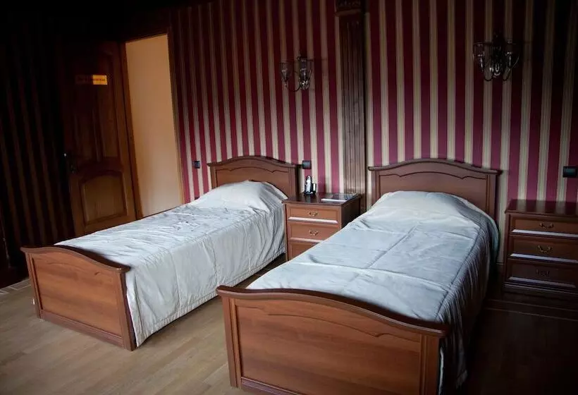 Отель Dynasty Apartments