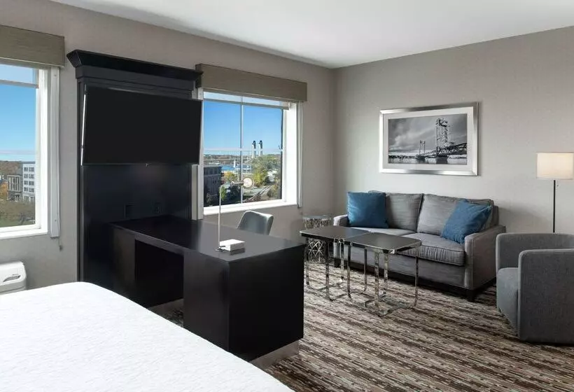 هتل Hampton Inn & Suites Portsmouth Downtown