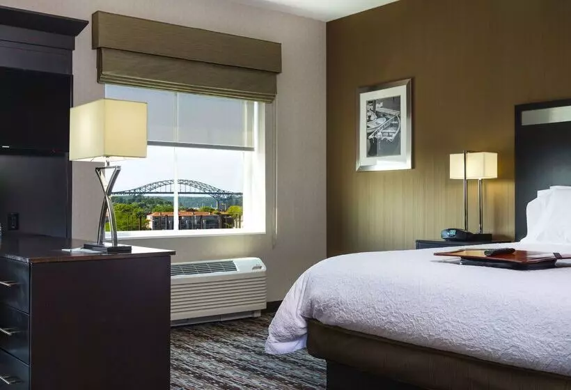 هتل Hampton Inn & Suites Portsmouth Downtown