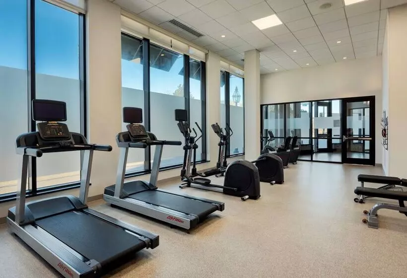 هتل Hampton Inn & Suites Portsmouth Downtown