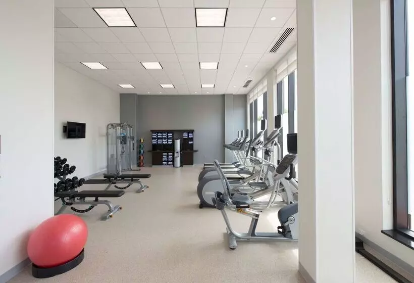 هتل Hampton Inn & Suites Portsmouth Downtown