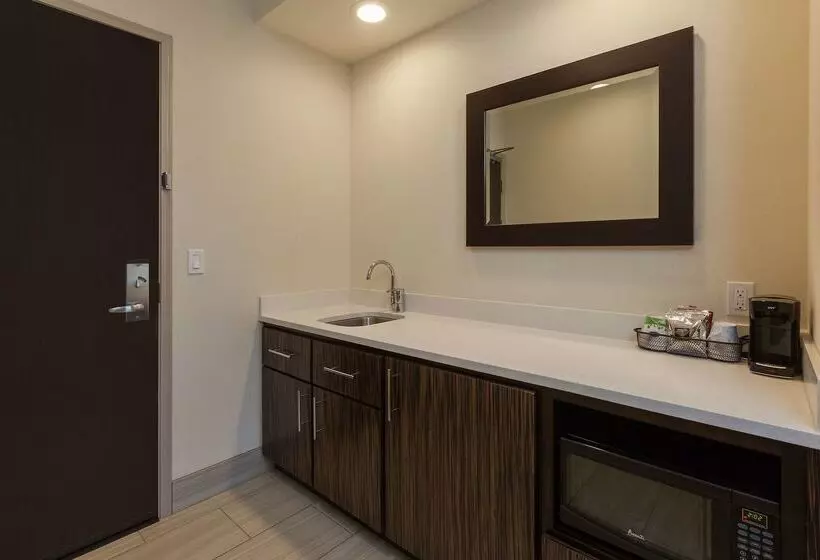 בית מלון כפרי Hampton Inn & Suites Bend