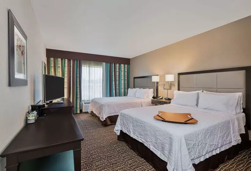 בית מלון כפרי Hampton Inn & Suites Bend