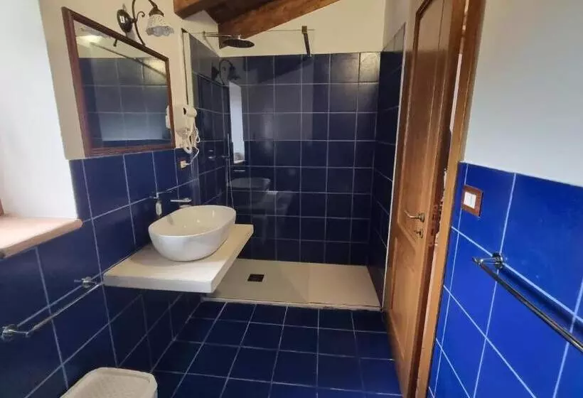 Отель Il Castello Di San Sergio