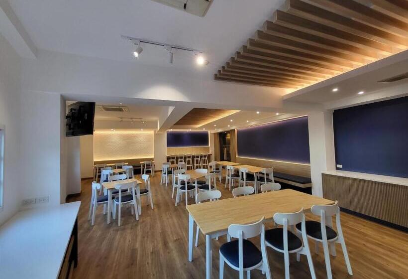 酒店 The Raya Surawong Bangkok