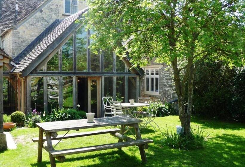 Отель The Swan Inn Swinbrook