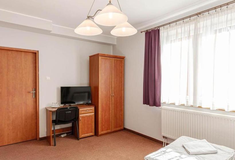 فندق Zajazd Bachus