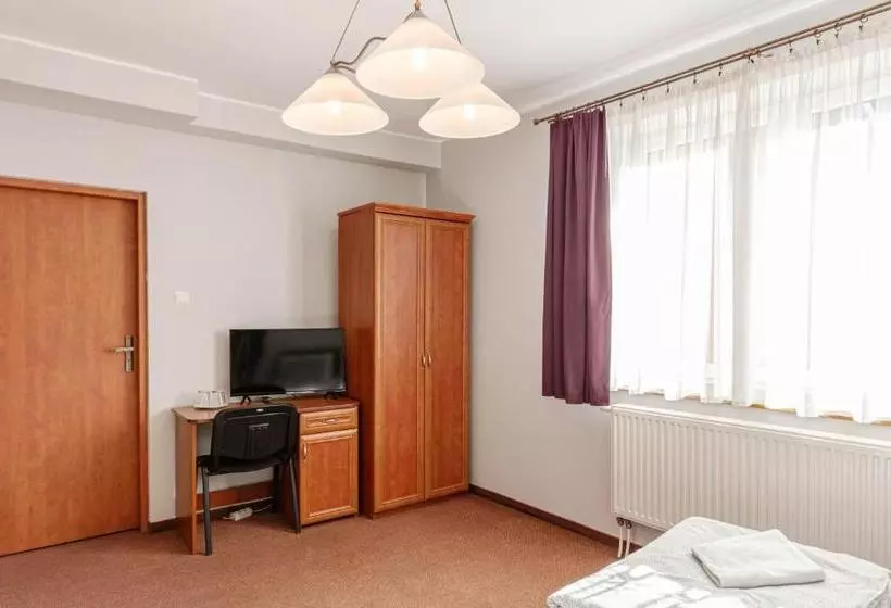 酒店 Zajazd Bachus