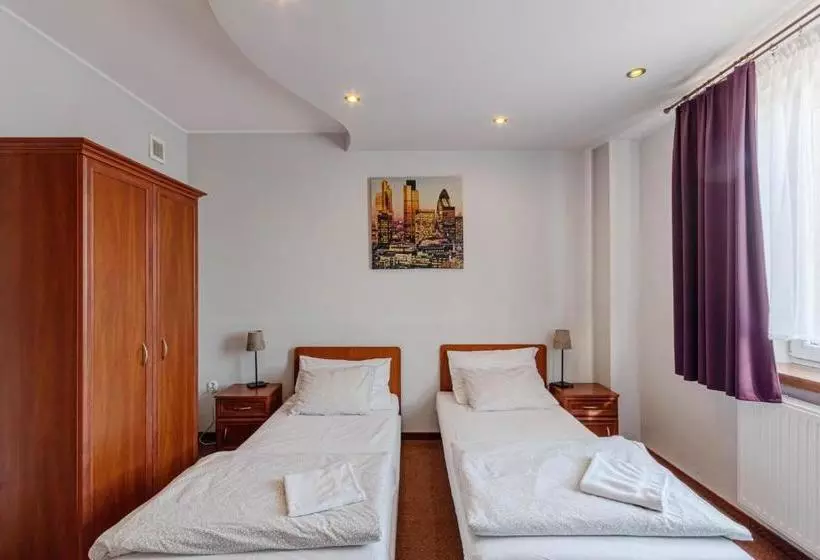 酒店 Zajazd Bachus