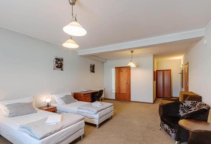 فندق Zajazd Bachus