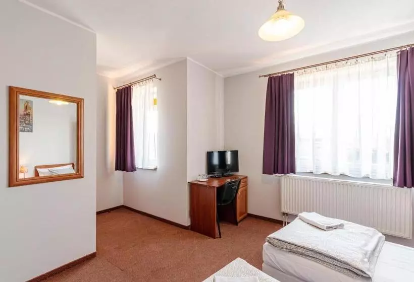 酒店 Zajazd Bachus