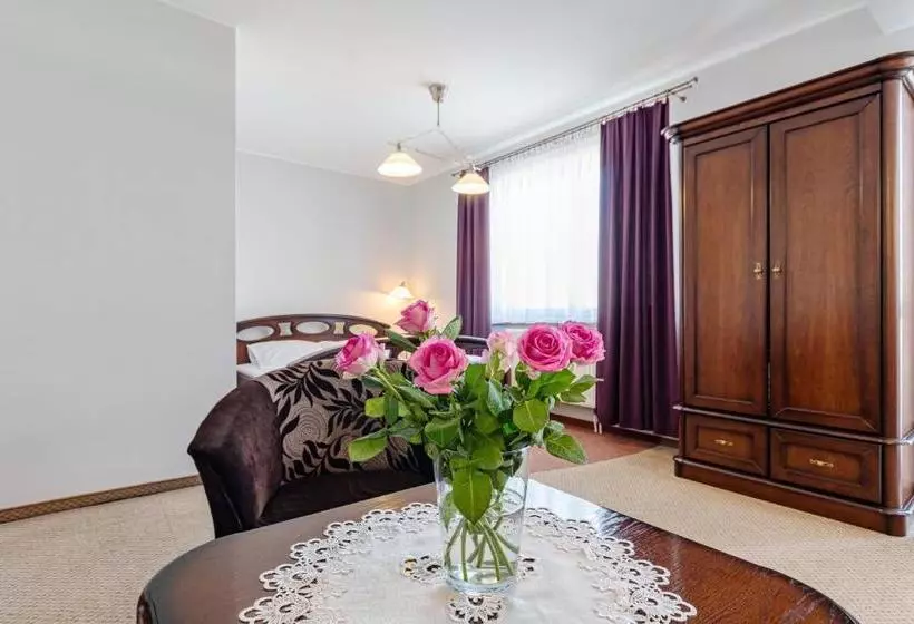 酒店 Zajazd Bachus