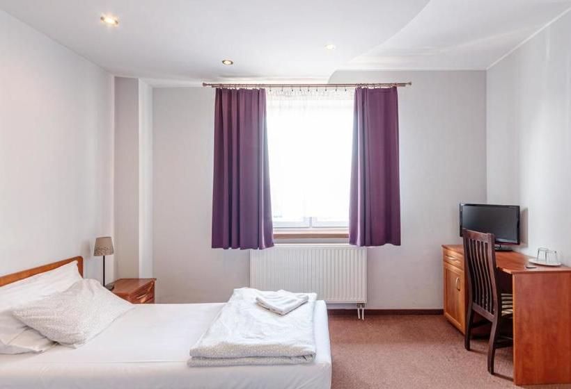 فندق Zajazd Bachus