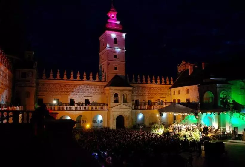 Отель Zamek W Krasiczynie