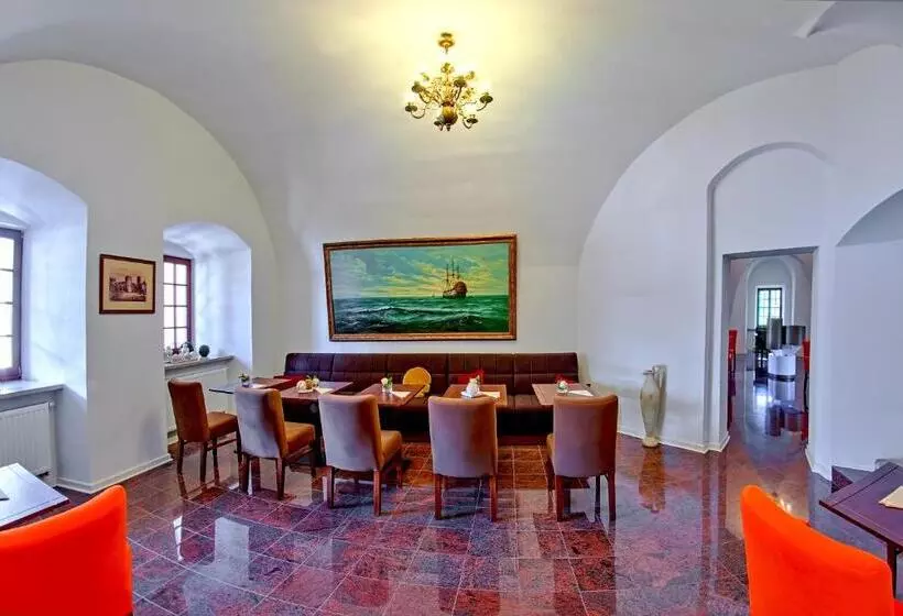 Отель Zamek W Krasiczynie