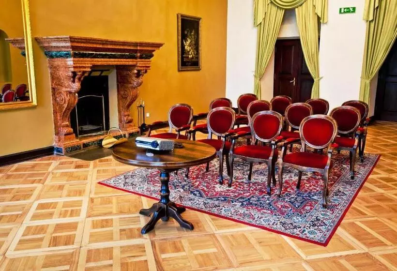 Отель Zamek W Krasiczynie