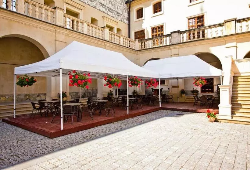 Отель Zamek W Krasiczynie