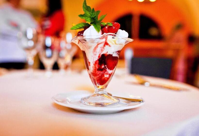 فندق Zamek W Krasiczynie