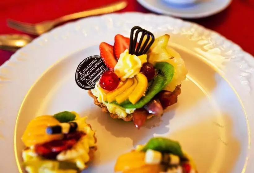 Отель Zamek W Krasiczynie