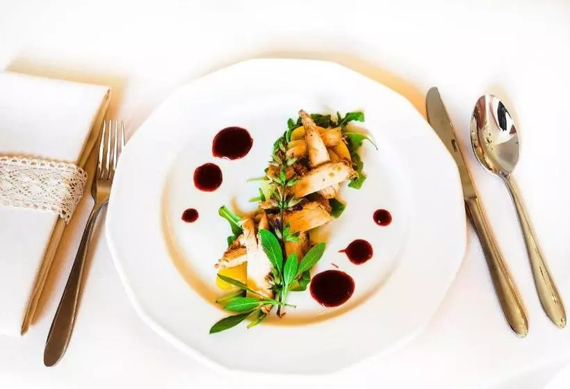 Отель Zamek W Krasiczynie