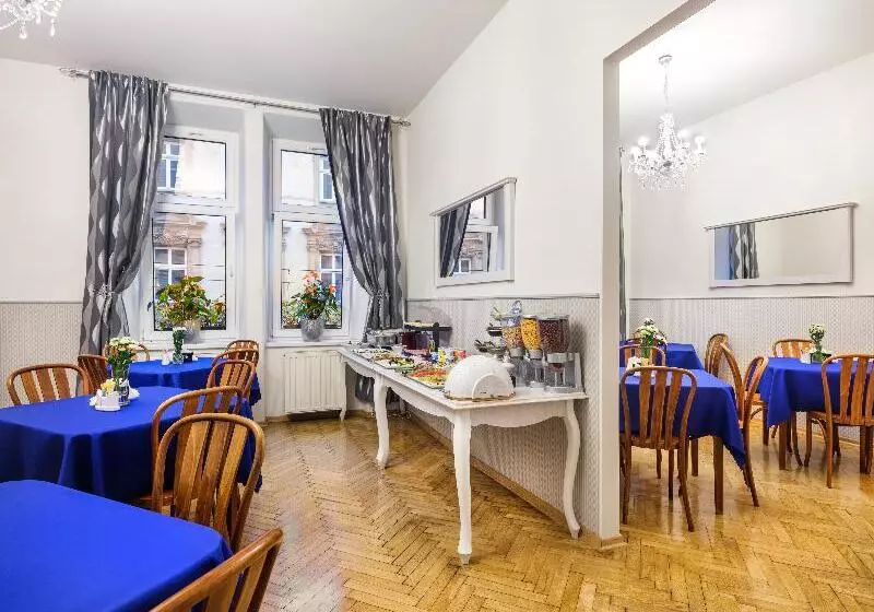 Majatalo Kosmopolita Rooms