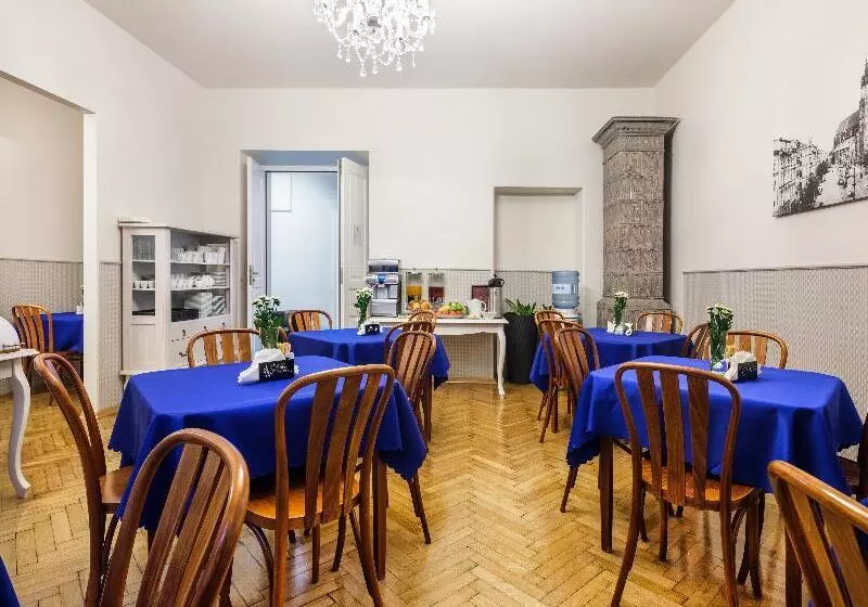 Majatalo Kosmopolita Rooms