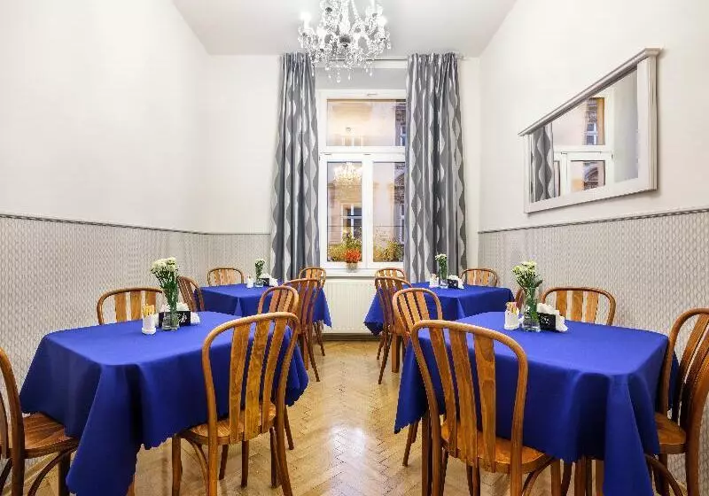 Majatalo Kosmopolita Rooms