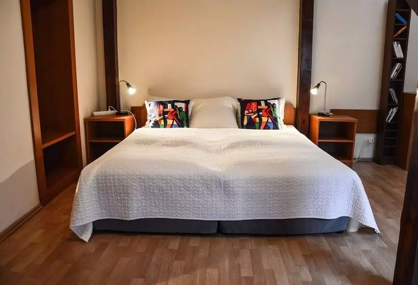 Majatalo Kosmopolita Rooms