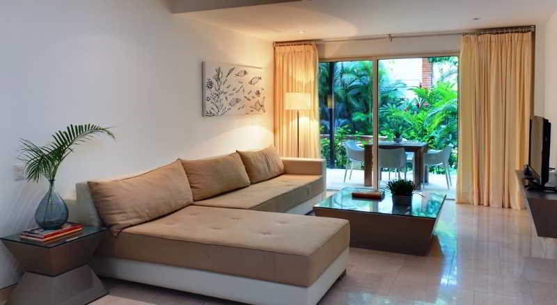 San Diego 974 Suites