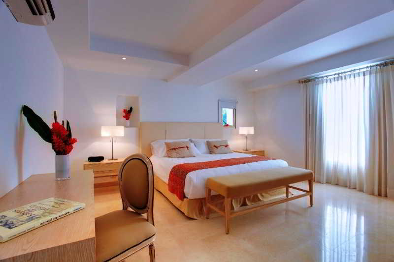 San Diego 974 Suites