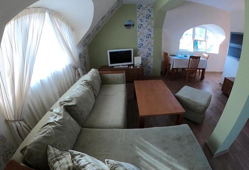 Aquaria Holiday Apartments