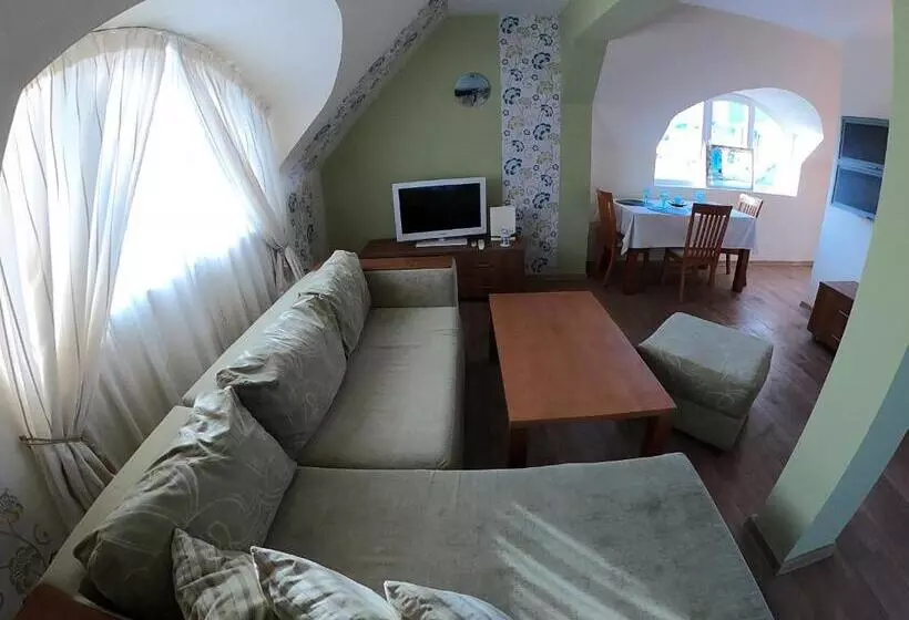 Aquaria Holiday Apartments