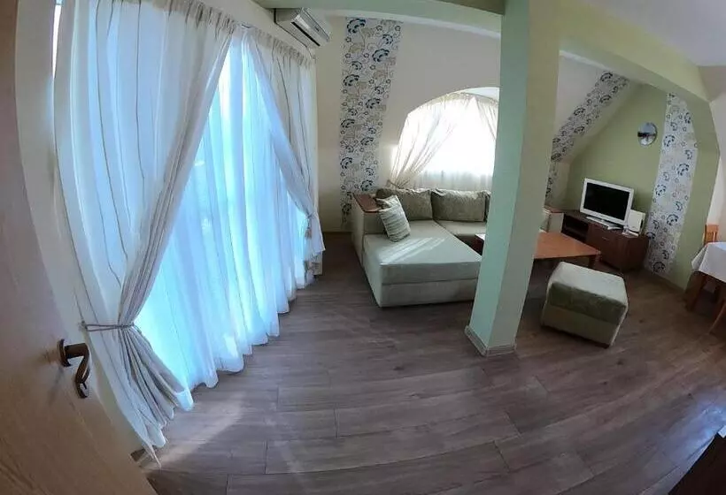 Aquaria Holiday Apartments