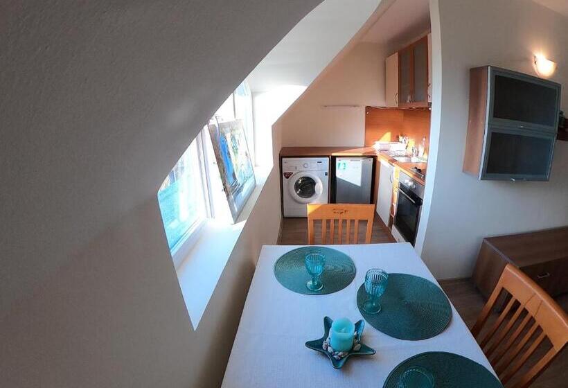 Aquaria Holiday Apartments