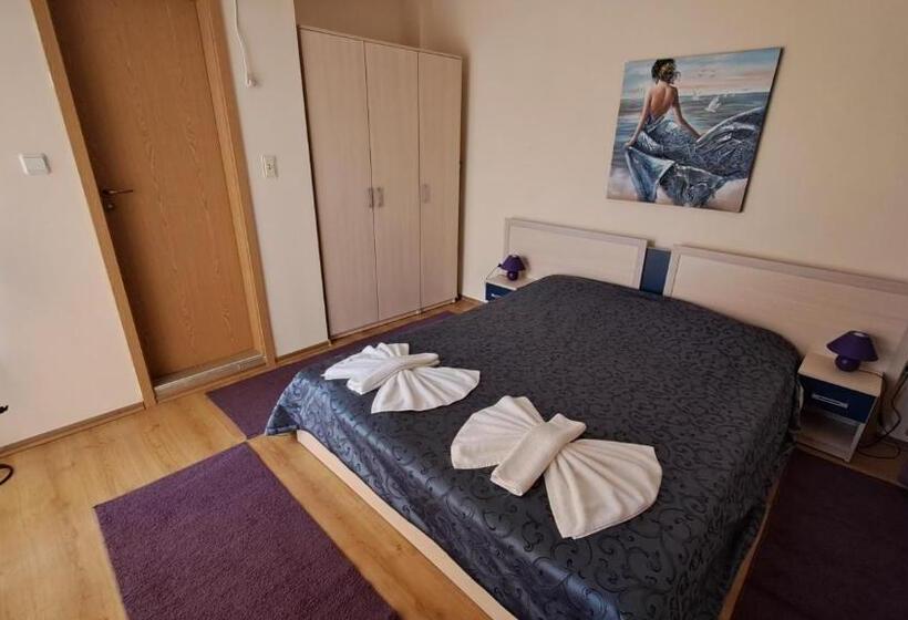 Aquaria Holiday Apartments