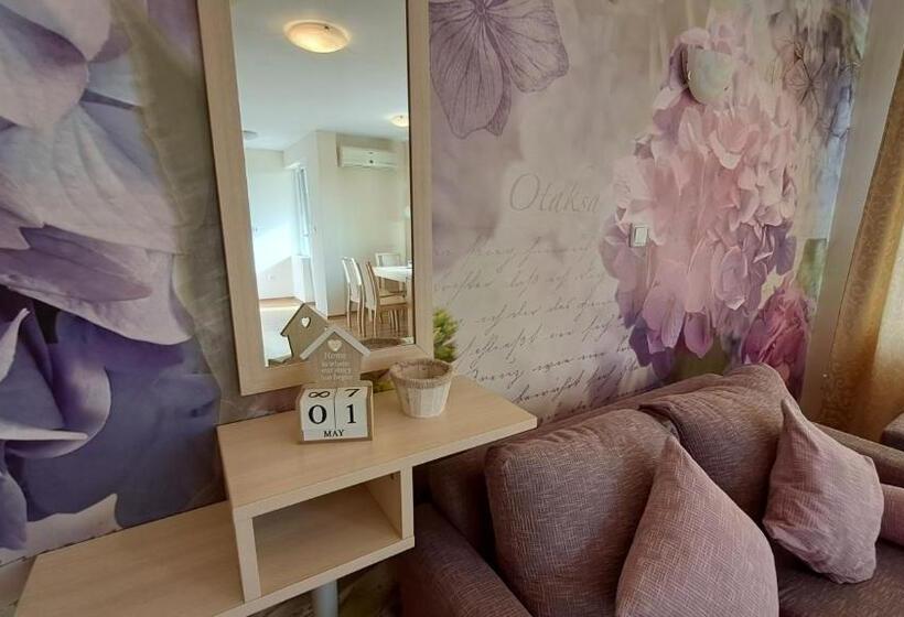 Aquaria Holiday Apartments