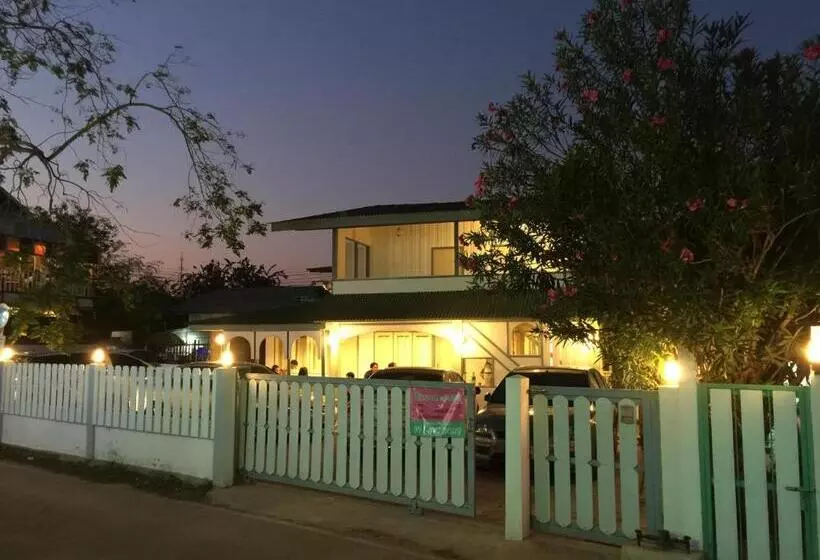 Majatalo Baan Songsri