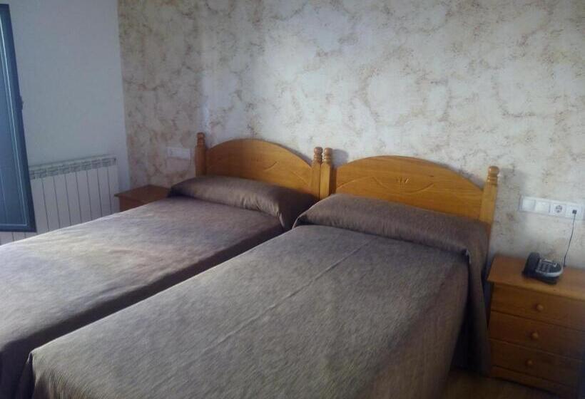 بنسيون Hostal Plaza Mayor De Almazán