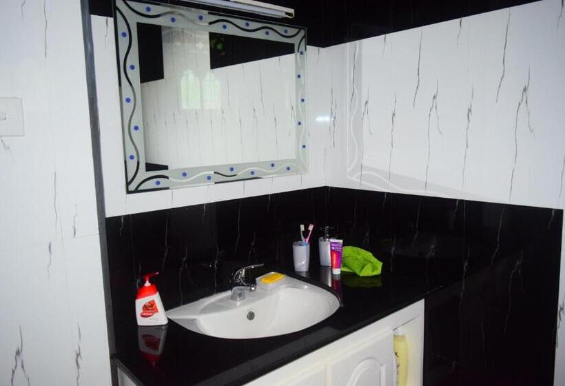 Pension Sri Lagoon Villa