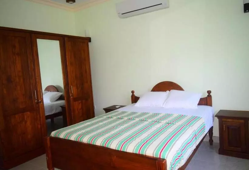 ペンション Sri Lagoon Villa