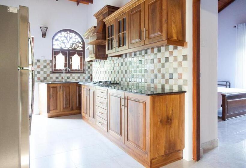 Pension Sri Lagoon Villa