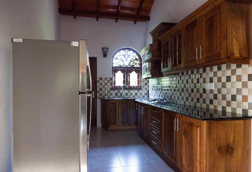 Pension Sri Lagoon Villa